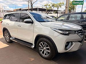 TOYOTA Hilux SRX CD 2.8 4x4 TDI Automático Diesel