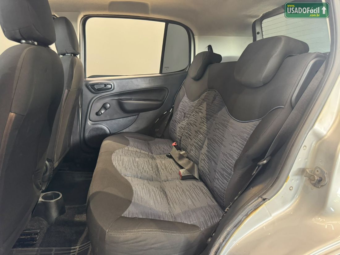 Fiat Uno Attractive 1.0 Fire Flex 5P 2016/2016 — foto 6 de 8