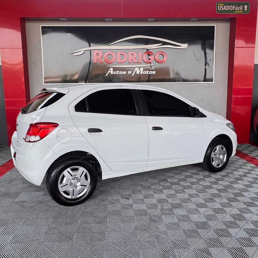 CHEVROLET/GM Onix Hatch LS 1.0 Mecânico Flex 2016/2016 — foto 4 de 11