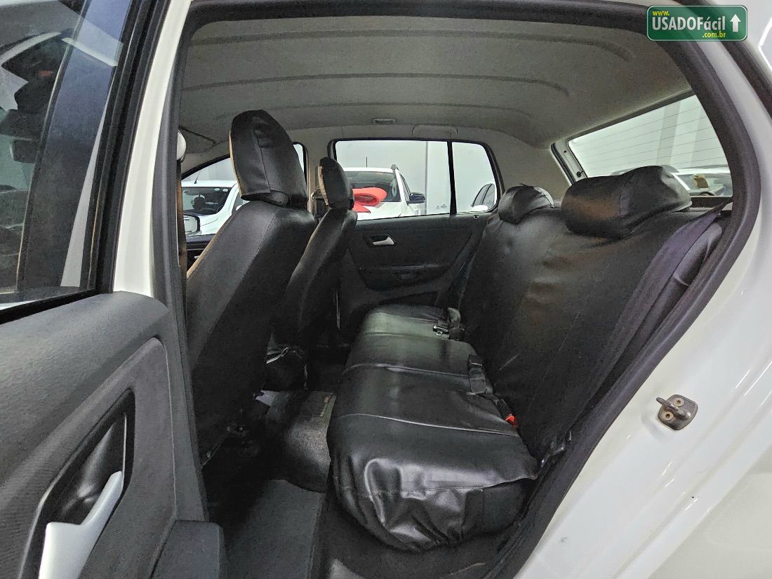 Volkswagen Fox 1.0 Mi 4P Total Flex 2013/2014 — foto 10 de 18