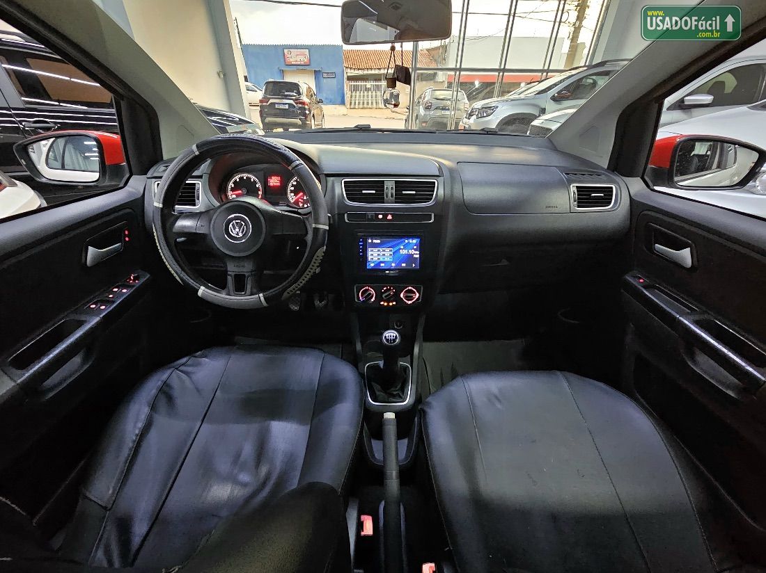 Volkswagen Fox 1.0 Mi 4P Total Flex 2013/2014 — foto 11 de 18
