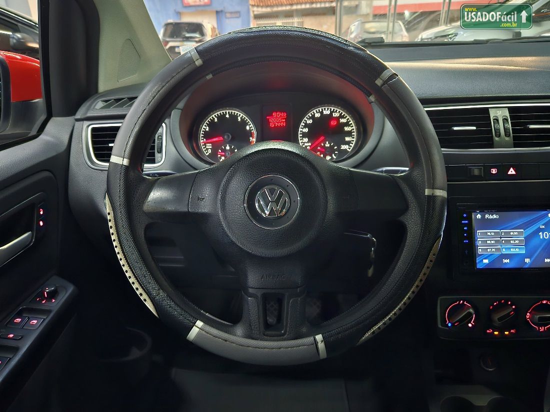 Volkswagen Fox 1.0 Mi 4P Total Flex 2013/2014 — foto 12 de 18
