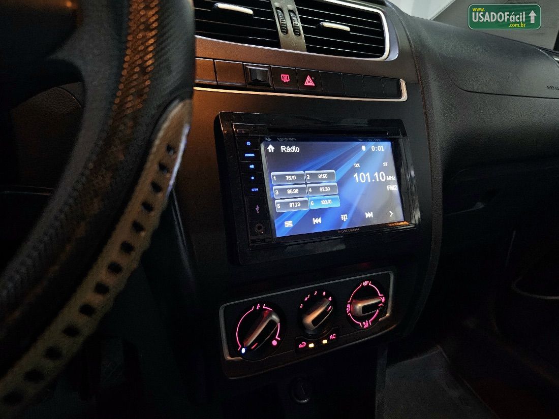 Volkswagen Fox 1.0 Mi 4P Total Flex 2013/2014 — foto 13 de 18