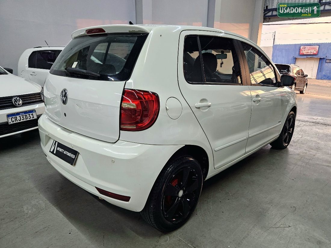 Volkswagen Fox 1.0 Mi 4P Total Flex 2013/2014 — foto 5 de 18