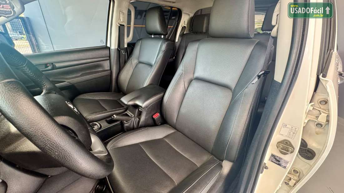Toyota Hilux CD 2.8 4x4 Automático Diesel 2024/2024 — foto 14 de 15