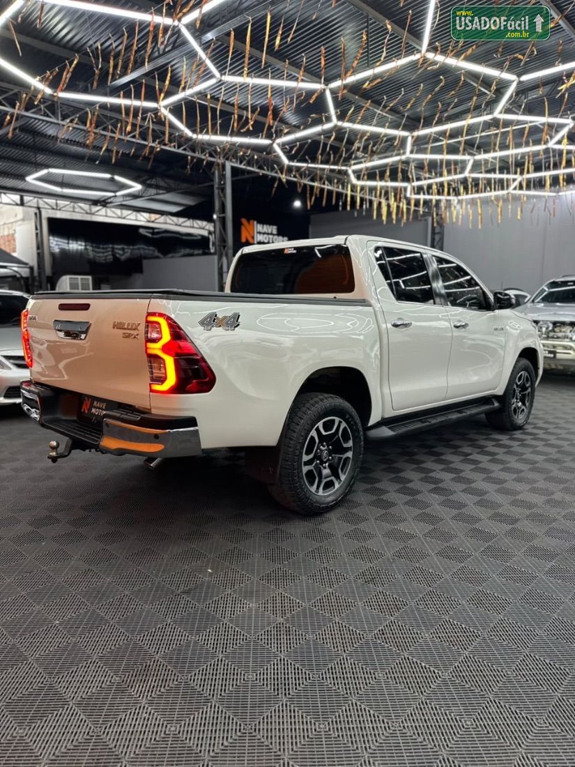 Toyota Hilux SRX CD 2.8 4x4 TDI Automático Diesel 2022/2022 — foto 4 de 16