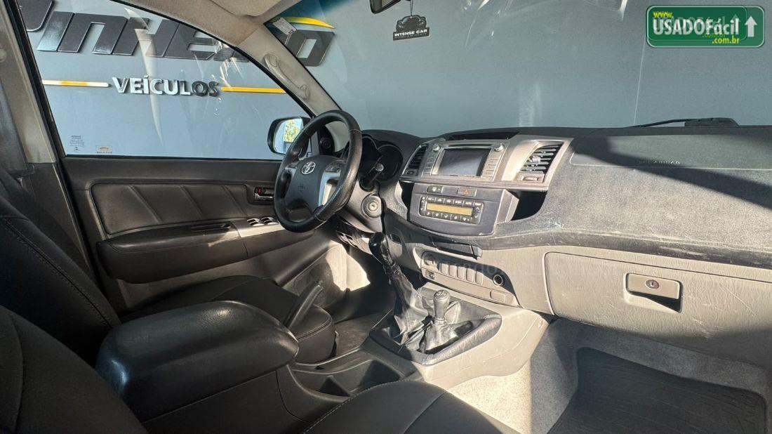TOYOTA Hilux SRV CD D4-D 4x4 TDI Mecânico 2014/2015 — foto 12 de 16