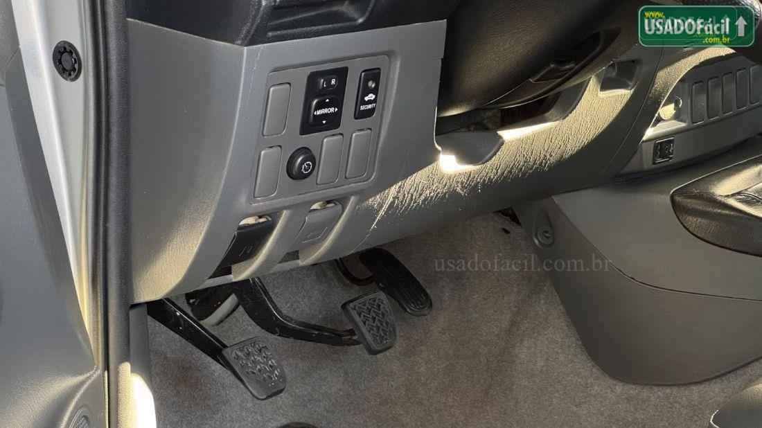 TOYOTA Hilux SRV CD D4-D 4x4 TDI Mecânico 2014/2015 — foto 13 de 16