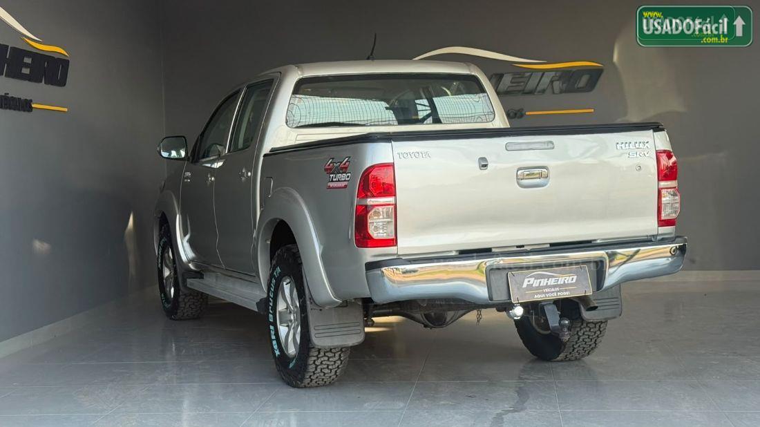 TOYOTA Hilux SRV CD D4-D 4x4 TDI Mecânico 2014/2015 — foto 9 de 16