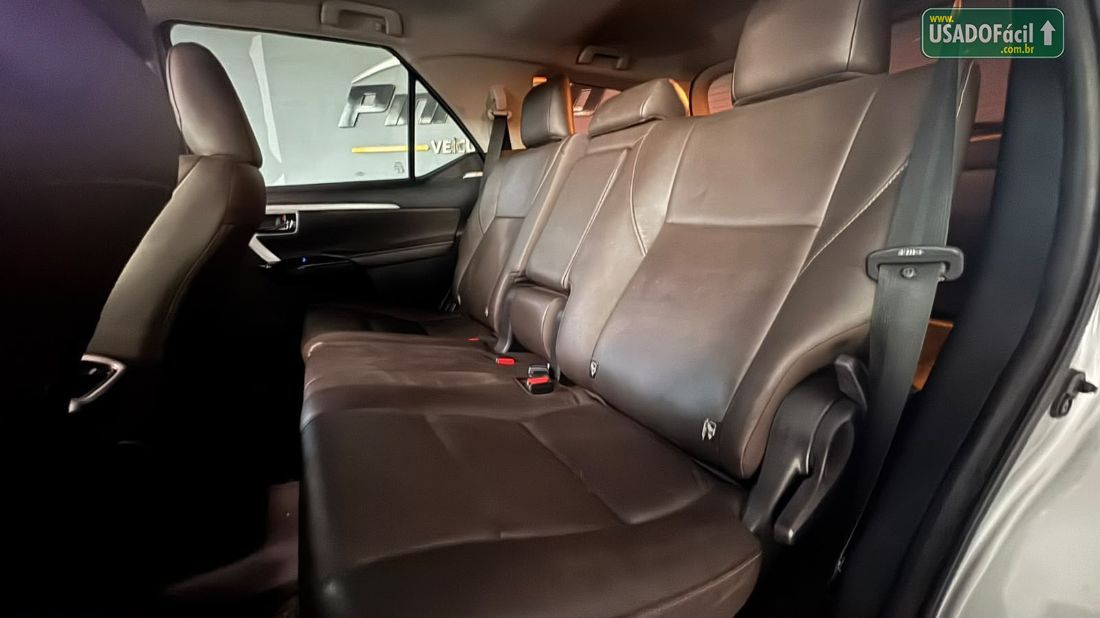 Toyota Hilux SRX CD 2.8 4x4 TDI Automático Diesel 2018/2018 — foto 13 de 14