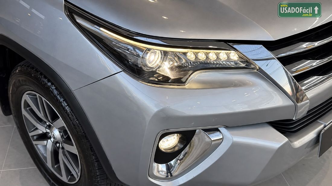 Toyota Hilux SRX CD 2.8 4x4 TDI Automático Diesel 2018/2018 — foto 2 de 14