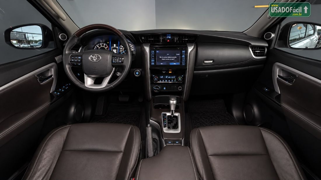 Toyota Hilux SRX CD 2.8 4x4 TDI Automático Diesel 2018/2018 — foto 8 de 14