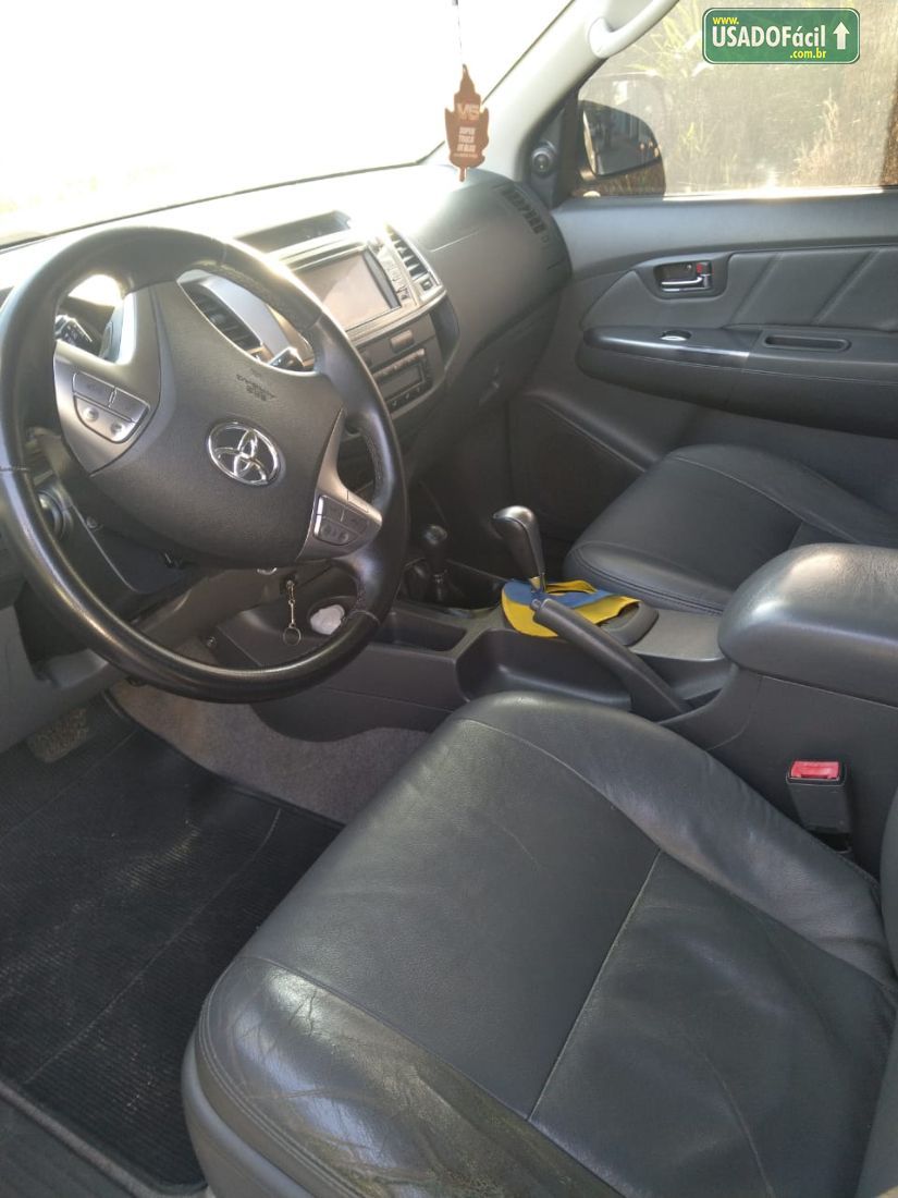 Toyota Hilux SRV CD D4-D 3.0 4x4 TDI Automático Diesel 2015/2015 — foto 13 de 22