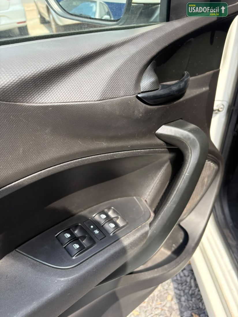 Fiat Cronos Drive 1.0 Flex 2023/2024 — foto 3 de 12