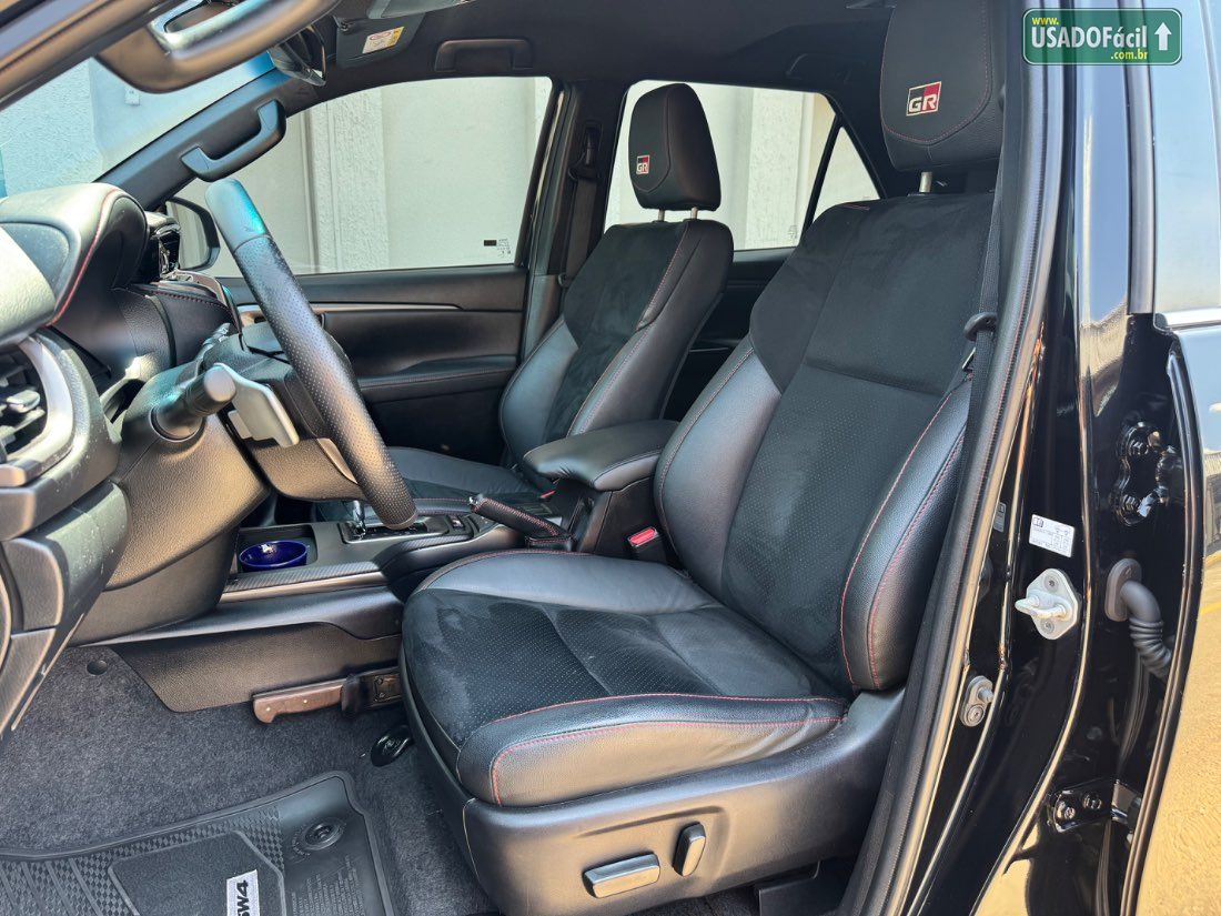 Toyota Hilux SW4 GRS 2.8 4x4 Turbo Automático 7 lugares 2023/2024 — foto 10 de 30