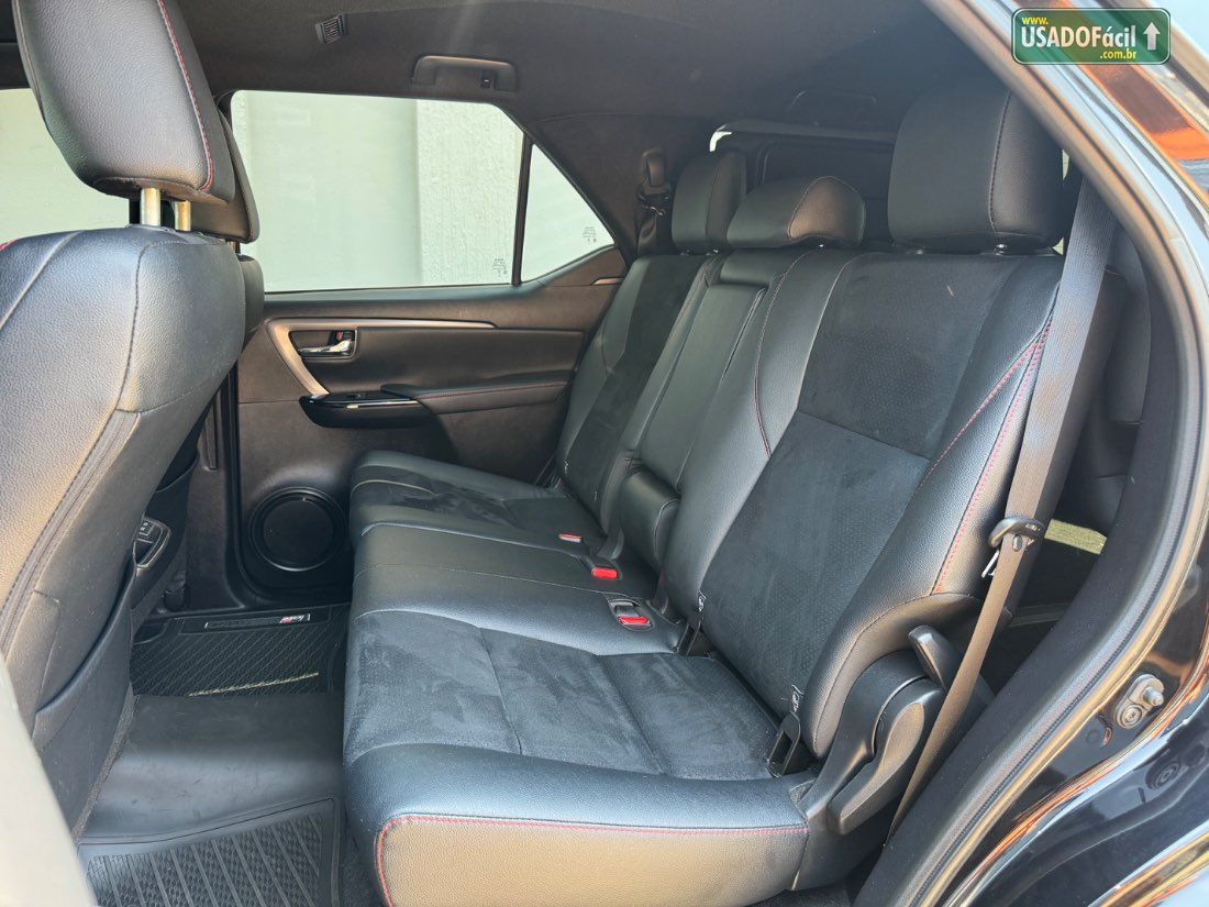 Toyota Hilux SW4 GRS 2.8 4x4 Turbo Automático 7 lugares 2023/2024 — foto 11 de 30