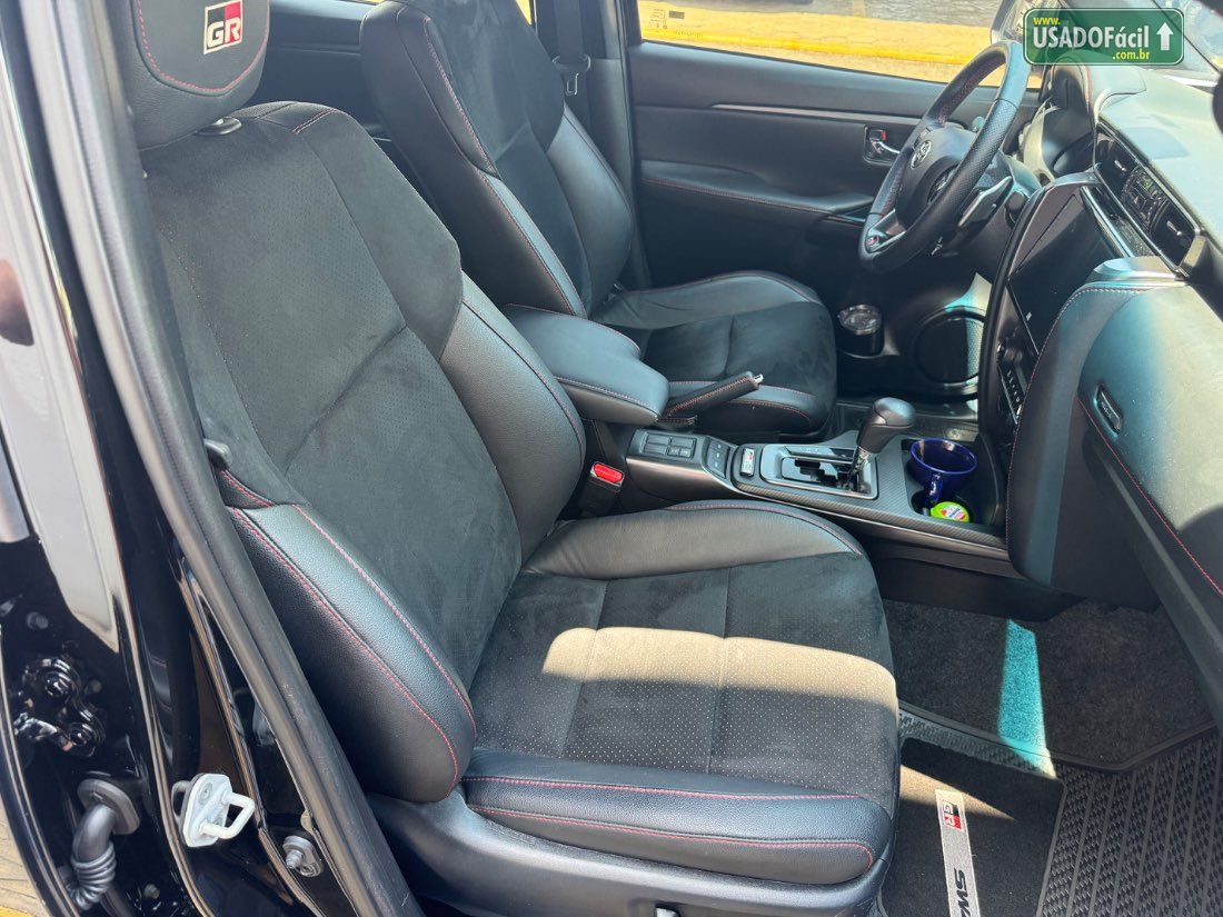 Toyota Hilux SW4 GRS 2.8 4x4 Turbo Automático 7 lugares 2023/2024 — foto 19 de 30