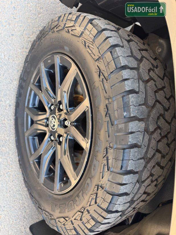 Toyota Hilux SW4 GRS 2.8 4x4 Turbo Automático 7 lugares 2023/2024 — foto 2 de 30