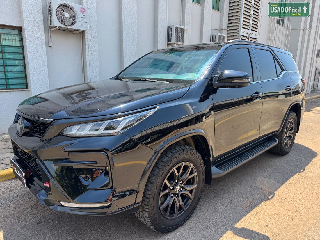 Toyota Hilux SW4 GRS 2.8 4x4 Turbo Automático 7 lugares 2023/2024 — foto 4 de 30