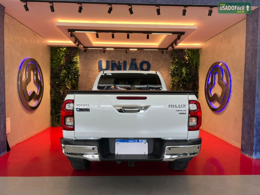 Toyota Hilux SRX CD 2.8 4x4 TDI Automático Diesel 2024/2024 — foto 10 de 11