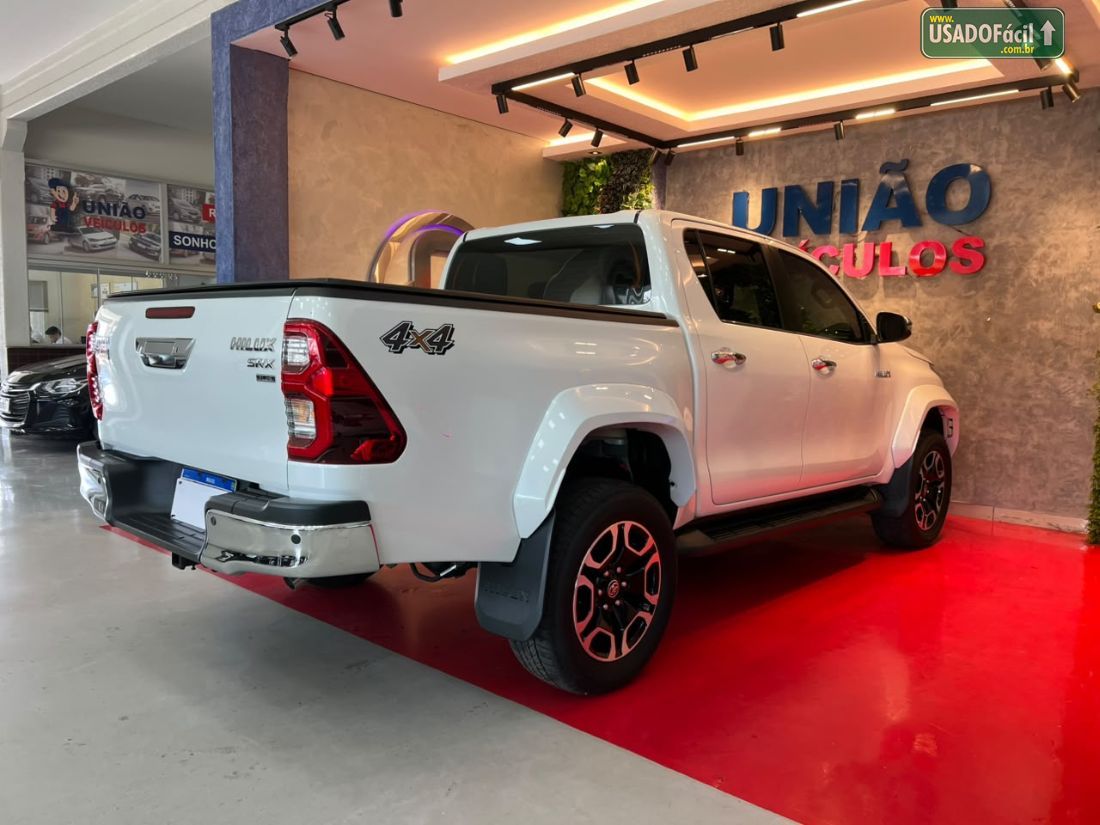 Toyota Hilux SRX CD 2.8 4x4 TDI Automático Diesel 2024/2024 — foto 9 de 11