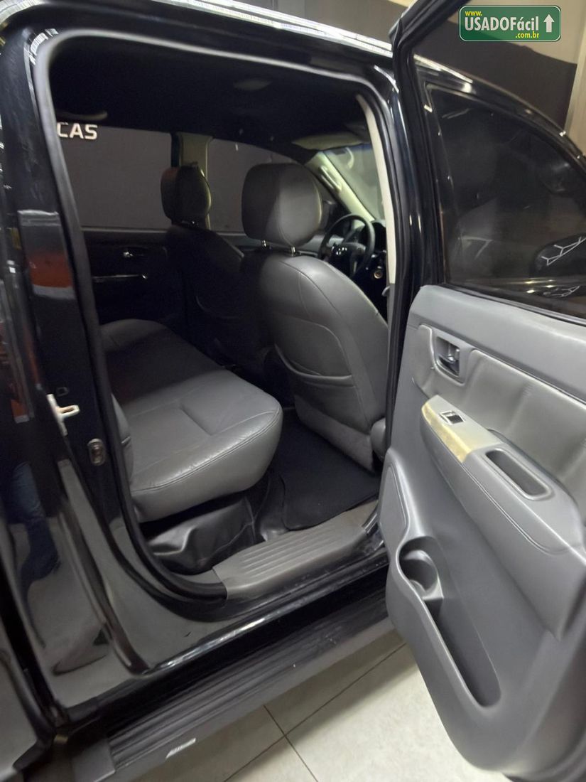 Toyota Hilux SRV CD D4-D 3.0 4x4 TDI Automático Diesel 2014/2014 — foto 9 de 9
