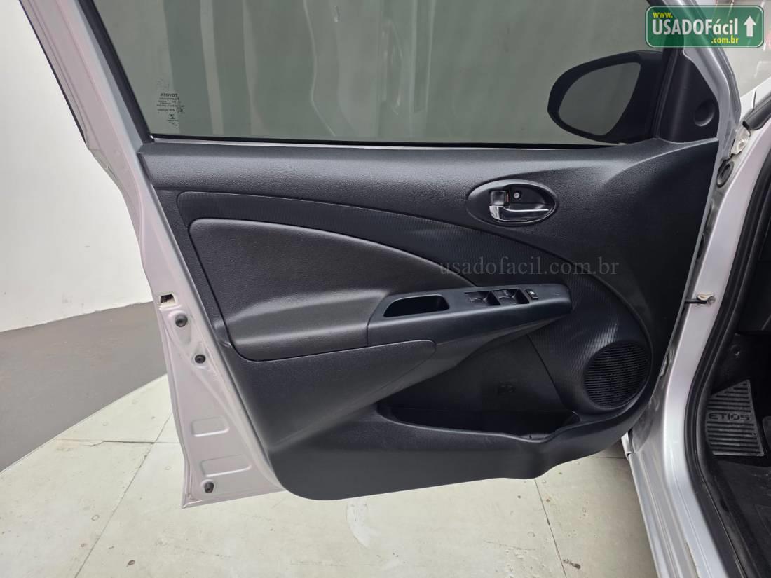 TOYOTA Etios Hatch X Plus 1.5 Automático Flex 2018/2019 — foto 19 de 27