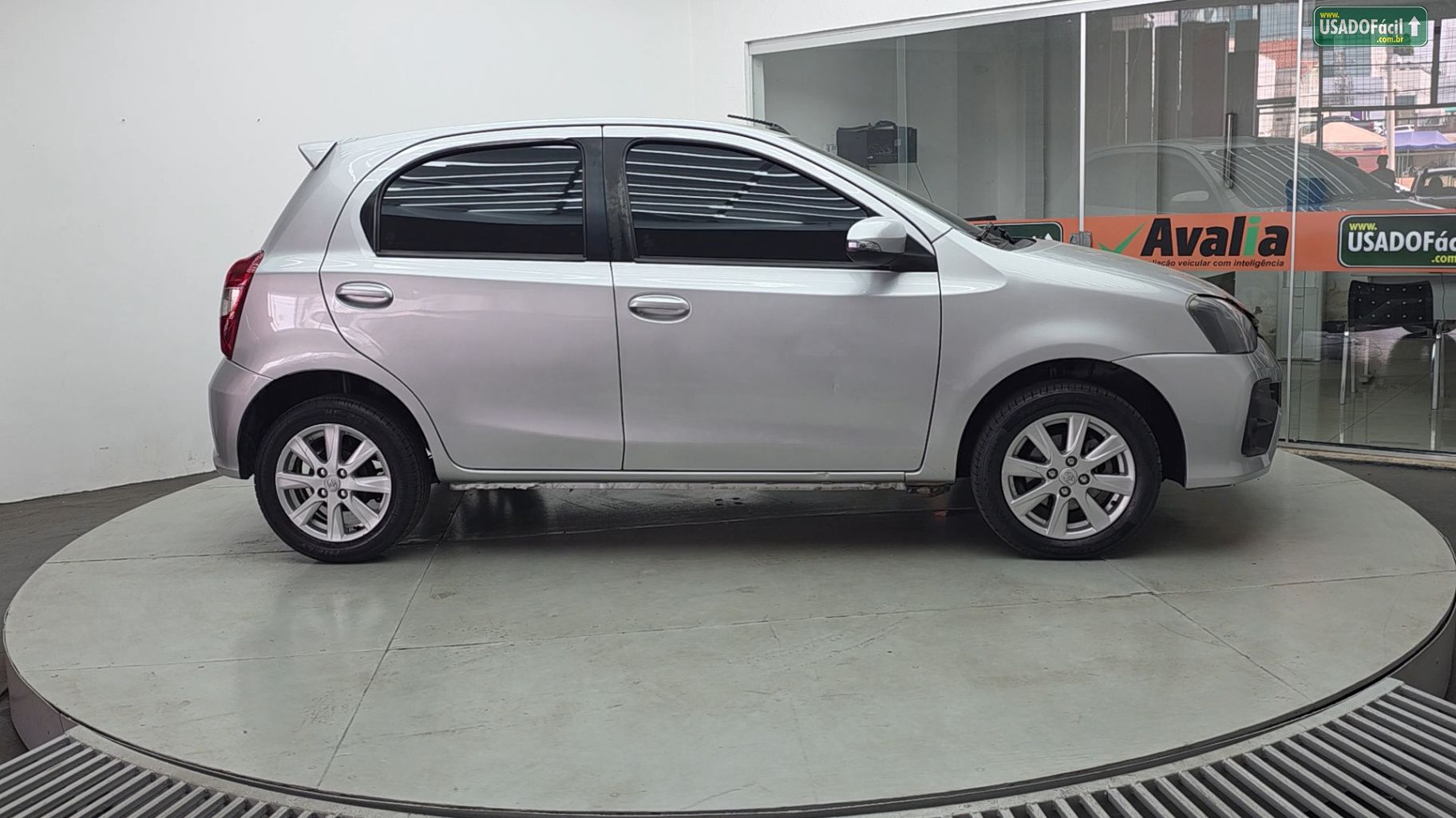 TOYOTA Etios Hatch X Plus 1.5 Automático Flex 2018/2019 — foto 4 de 27