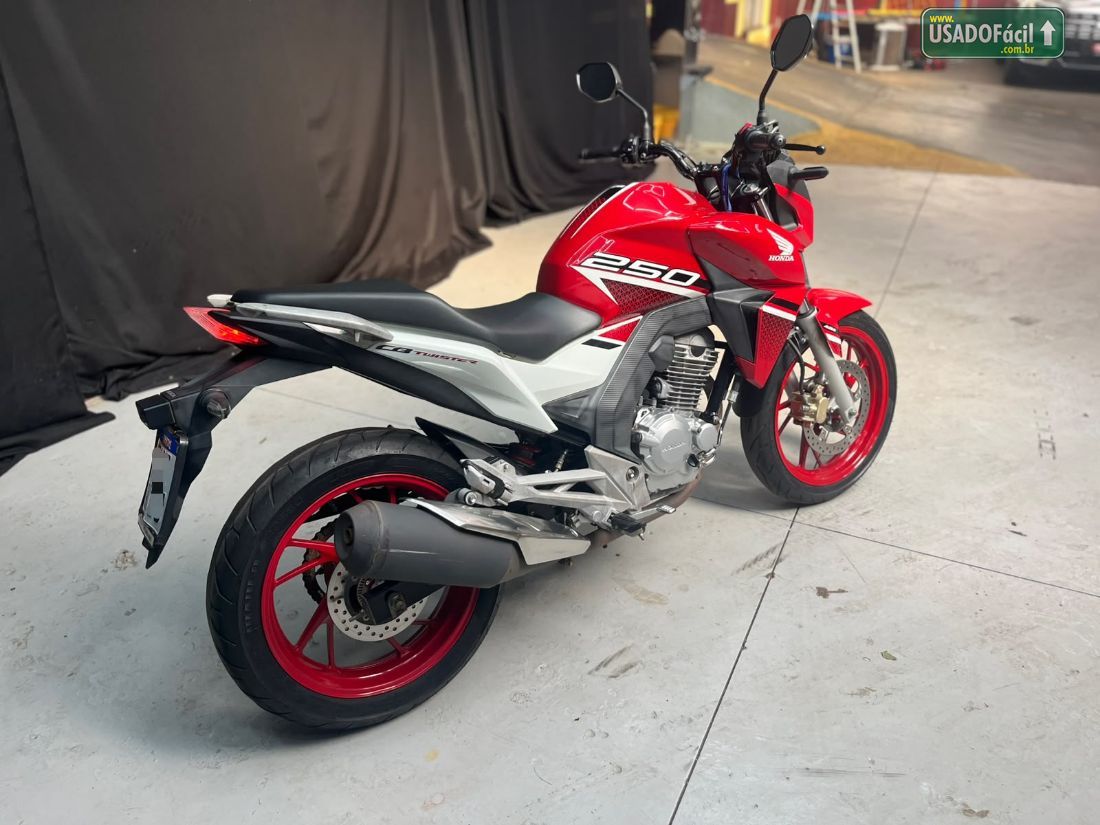 Honda CB 250 Twister 2022/2022 — foto 8 de 10
