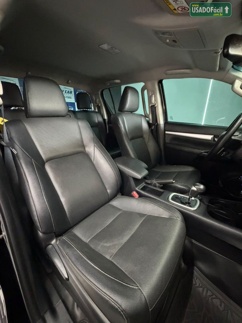 Toyota Hilux SRX Plus CD 2.8 4x4 TDI Automático Diesel 2023/2024 — foto 13 de 18