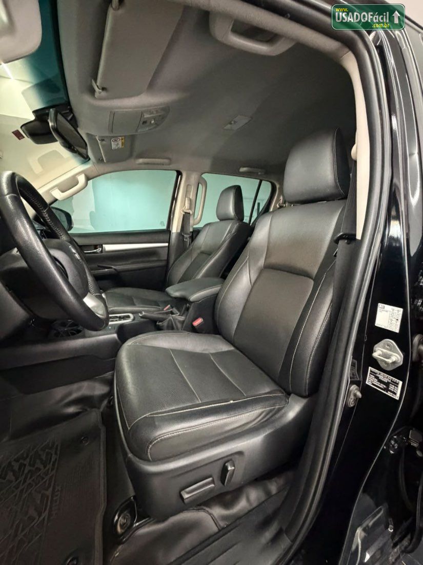 Toyota Hilux SRX Plus CD 2.8 4x4 TDI Automático Diesel 2023/2024 — foto 15 de 18