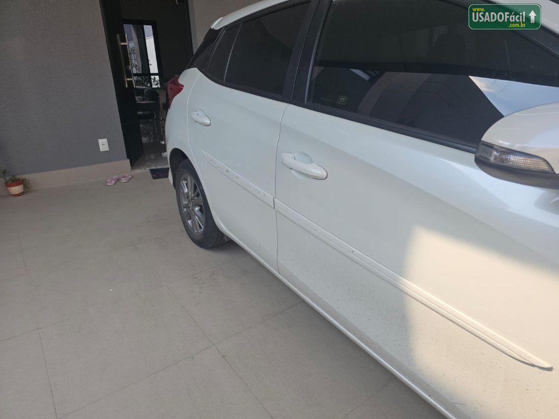 TOYOTA Yaris Hatch XL Live 1.3 Automático Flex 2021/2022 — foto 3 de 8