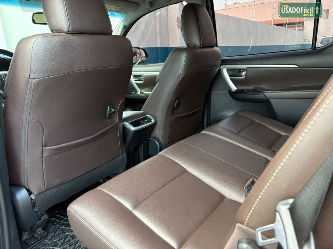 Toyota Hilux SW4 SRX 2.8 4x4 TDI Automático Diesel 2019/2020 — foto 10 de 16