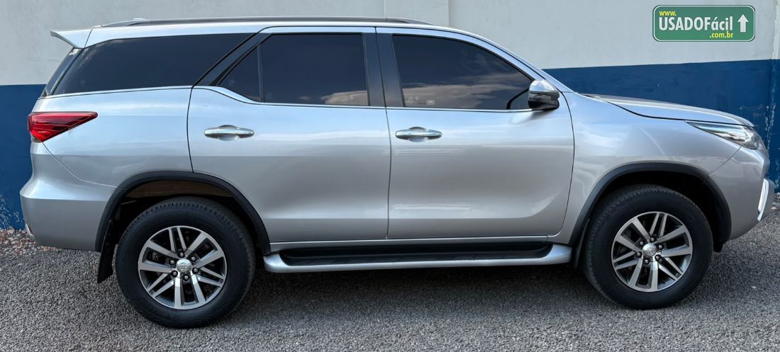 Toyota Hilux SW4 SRX 2.8 4x4 TDI Automático Diesel 2019/2020 — foto 7 de 16