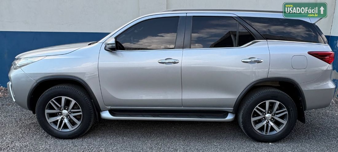 Toyota Hilux SW4 SRX 2.8 4x4 TDI Automático Diesel 2019/2020 — foto 8 de 16