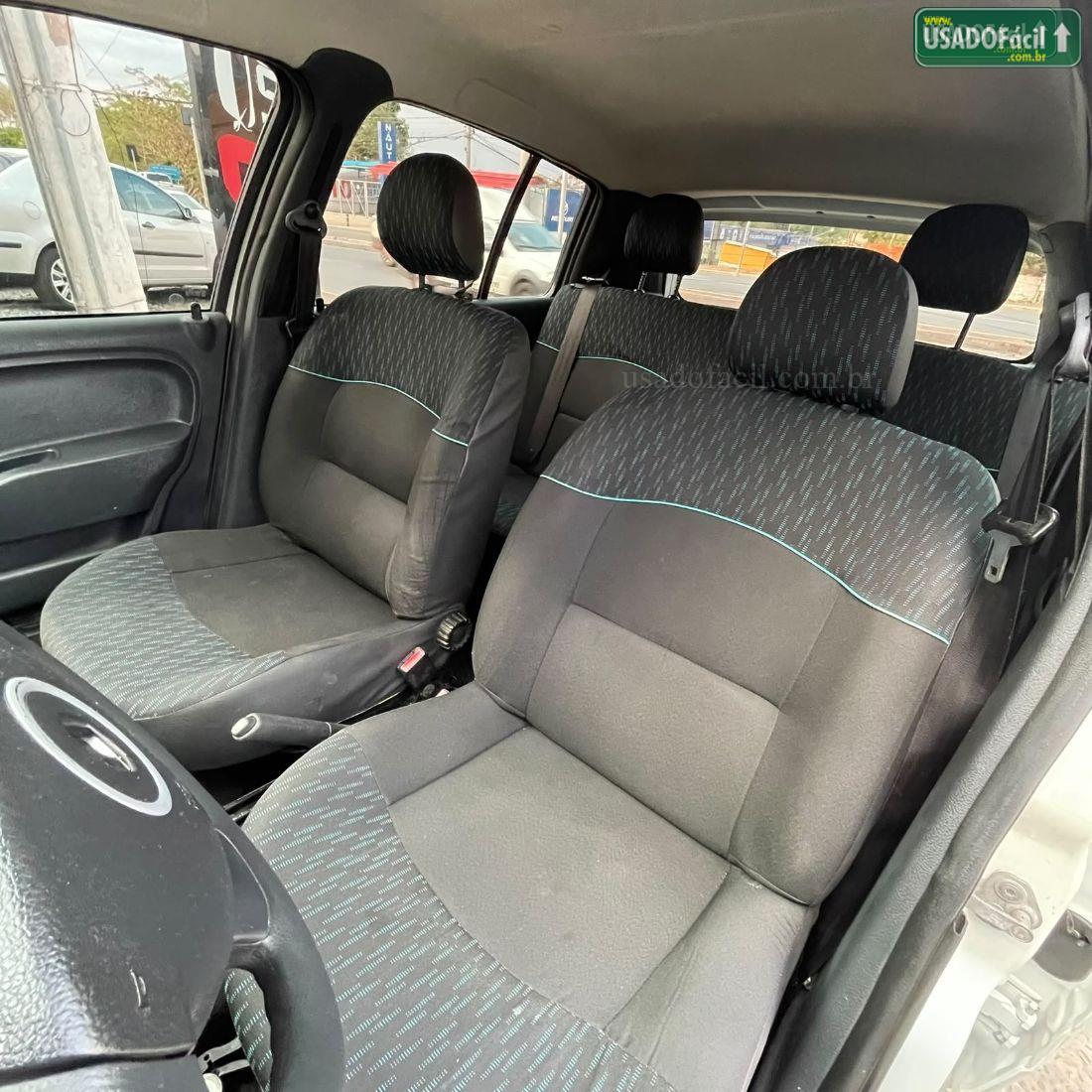 RENAULT Clio Expression 1.0 5P 2014/2015 — foto 9 de 10