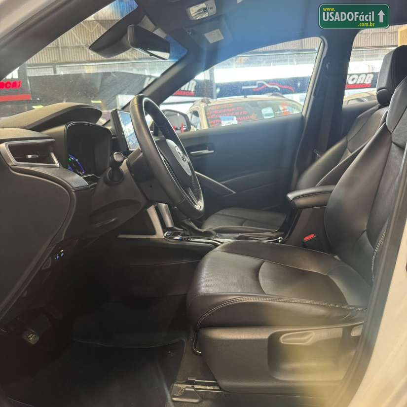 TOYOTA Corolla Cross XRV 1.8 Automático Híbrido 2023/2024 — foto 12 de 14