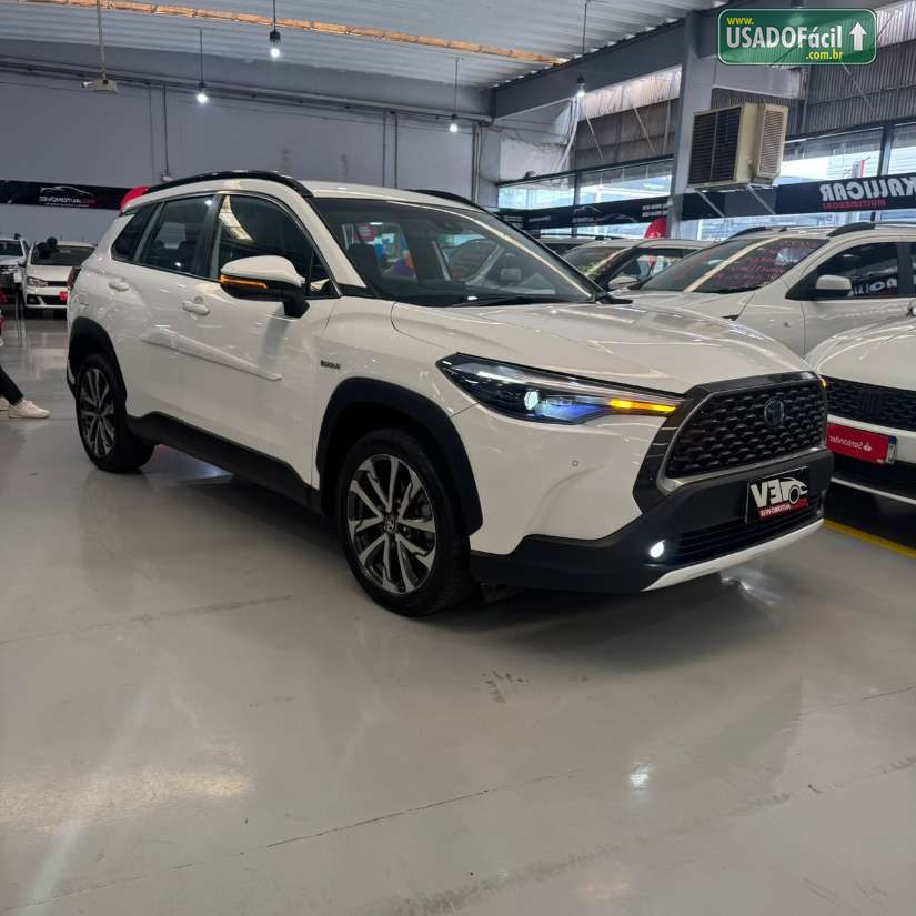 TOYOTA Corolla Cross XRV 1.8 Automático Híbrido