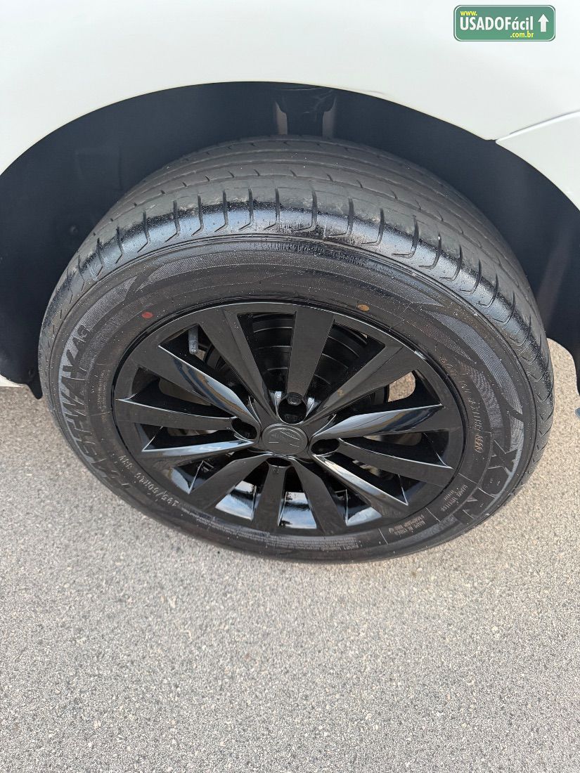 Volkswagen Voyage City 1.0 Mi Total Flex 2013/2014 — foto 10 de 10