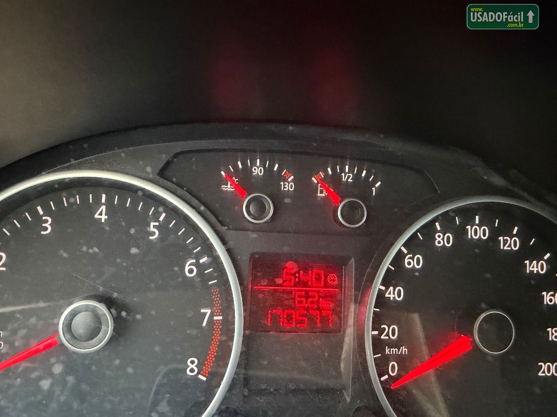Volkswagen Voyage City 1.0 Mi Total Flex 2013/2014 — foto 6 de 10