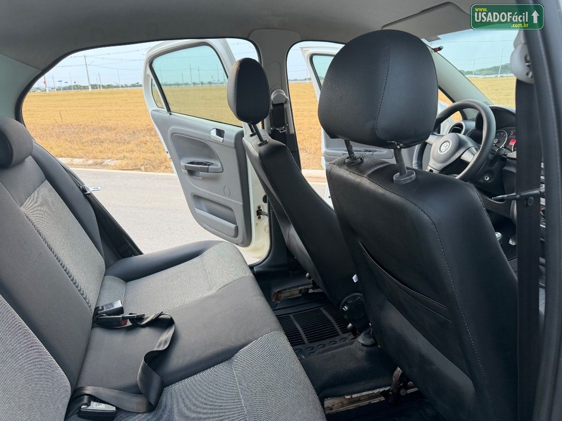Volkswagen Voyage City 1.0 Mi Total Flex 2013/2014 — foto 9 de 10