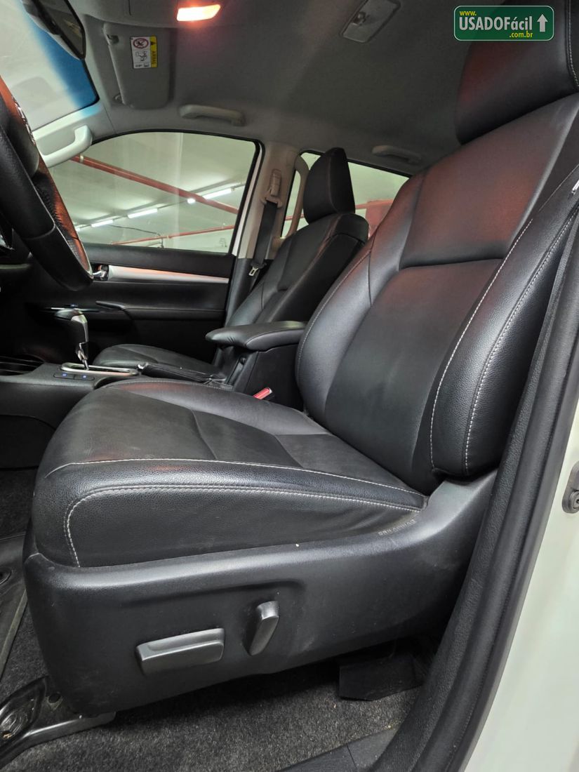 Toyota Hilux SRV CD 2.8 4x4 TDI Automático Diesel 2023/2024 — foto 11 de 12
