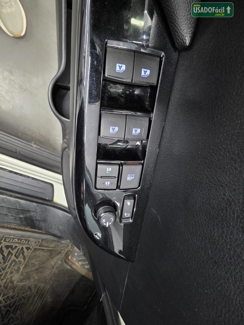 Toyota Hilux SRV CD 2.8 4x4 TDI Automático Diesel 2023/2024 — foto 6 de 12