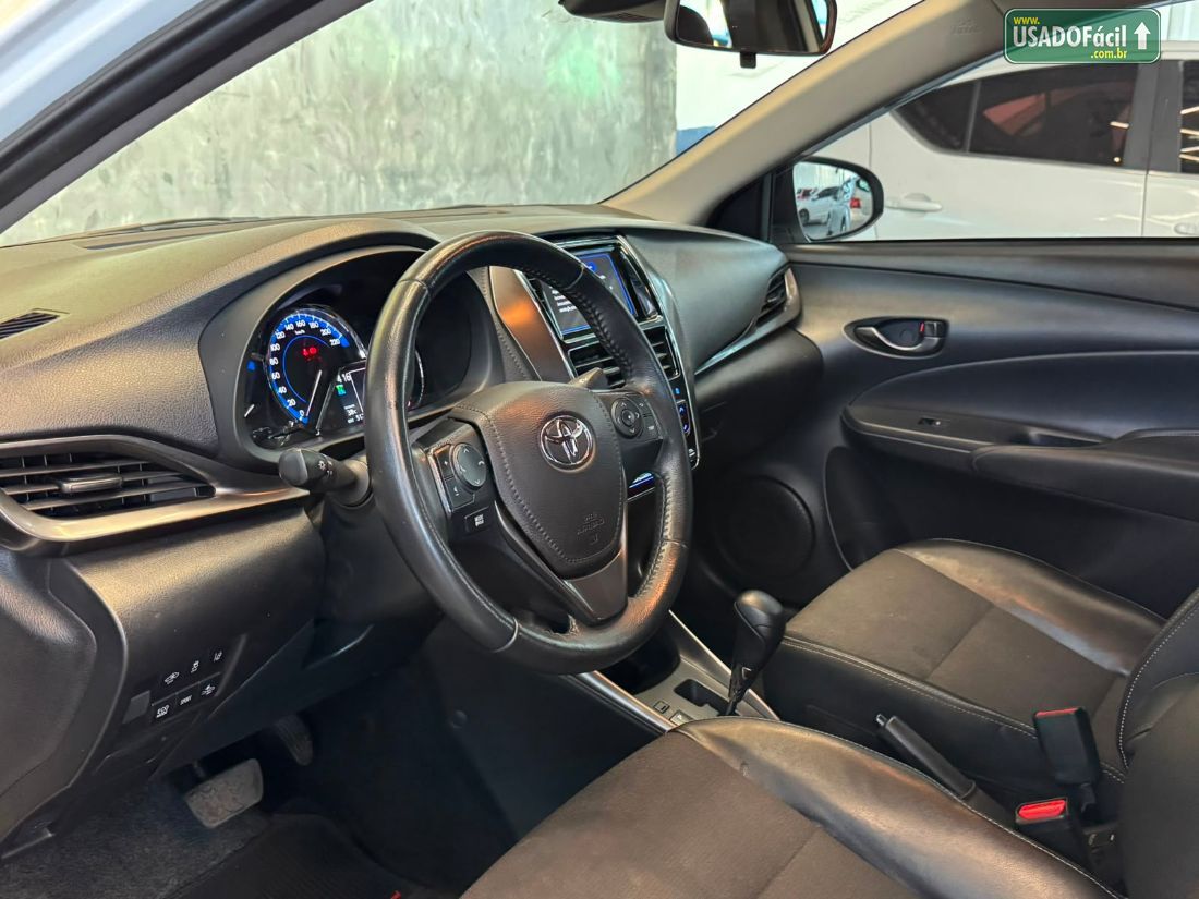 Toyota Yaris Sedan XS 1.5 Automático Flex 2023/2024 — foto 7 de 15