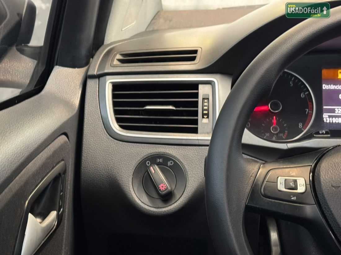 Volkswagen Fox Trendline 1.0 4P Flex 2016/2016 — foto 13 de 15