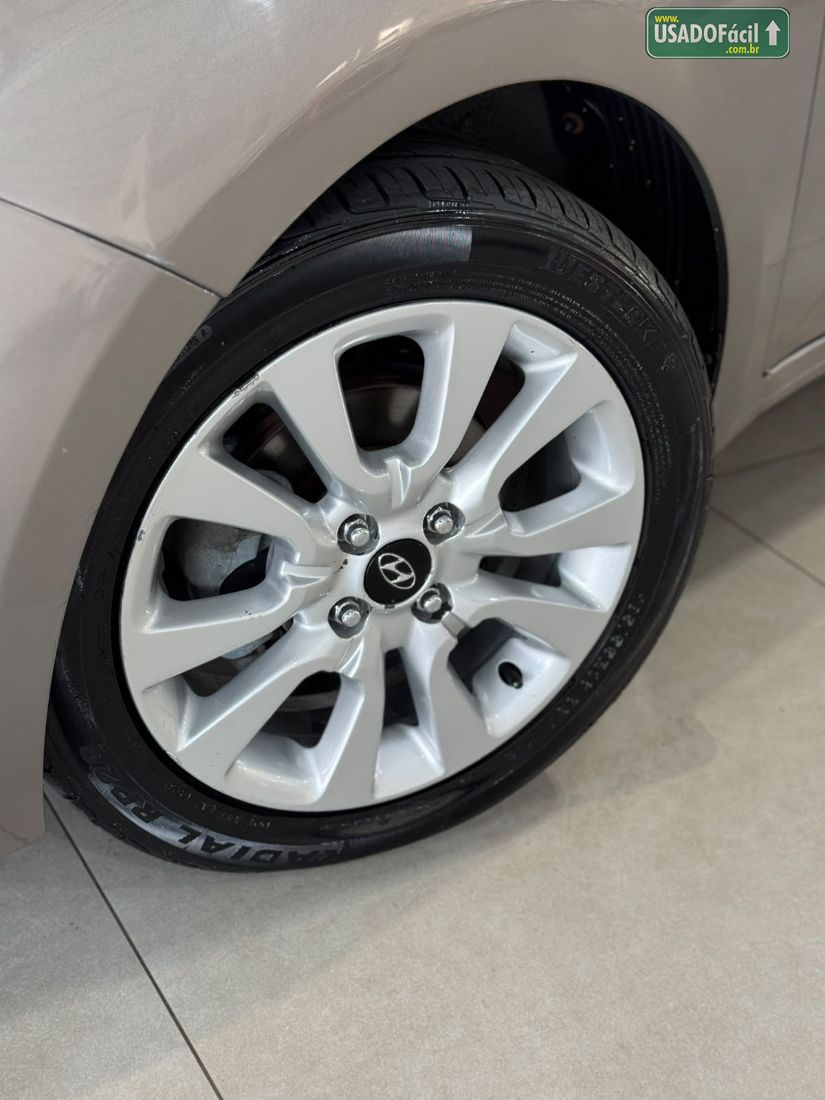 Hyundai HB20S Sedan Comfort Style 1.6 Automático Flex 2017/2018 — foto 3 de 12