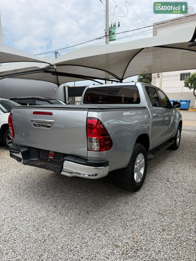 Toyota Hilux SRV CD 2.7 4X2 Automático Flex 2017/2018 — foto 4 de 11