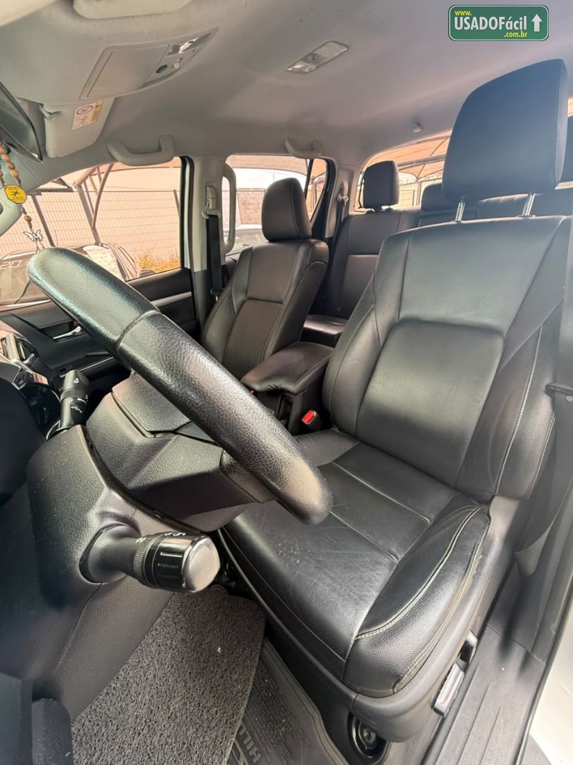 Toyota Hilux SRV CD 2.7 4X2 Automático Flex 2017/2018 — foto 7 de 11