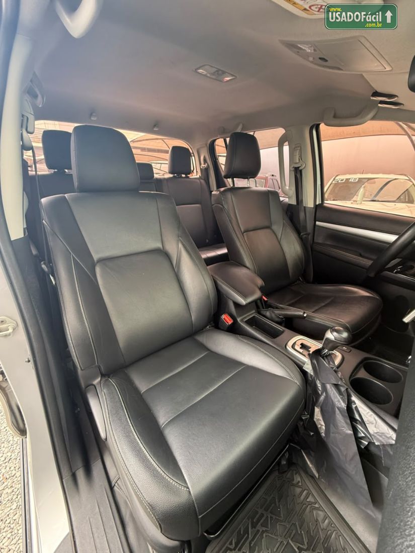 Toyota Hilux SRV CD 2.7 4X2 Automático Flex 2017/2018 — foto 9 de 11