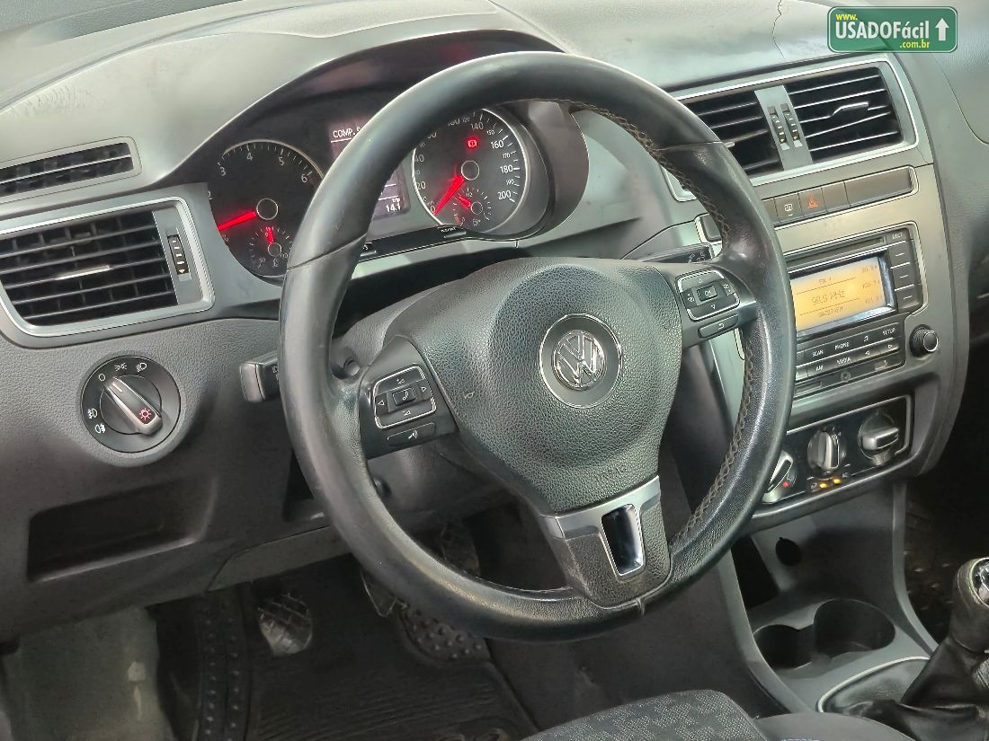 Volkswagen Fox Comfortline 1.0 4P Flex 2014/2015 — foto 17 de 21